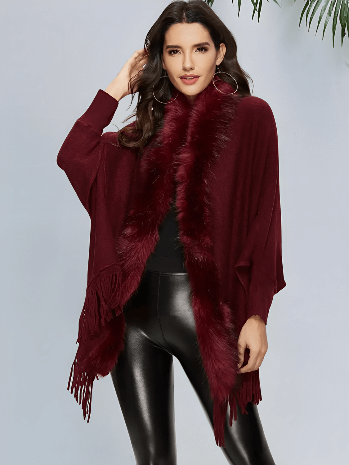 Cardigan de Tricô com Gola Peluciada e Franjas – Viviane
