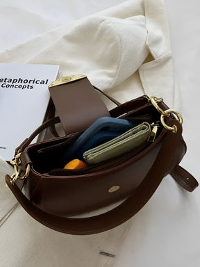 Bolsa Feminina De Ombro Meia Lua em Couro PU com Alça Ajustável - Patricia