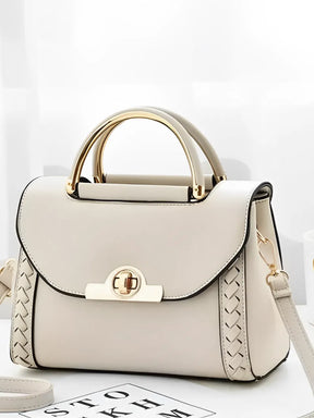 Bolsa Tiracolo Quadrada com Alça de Metal e Detalhes Trançados - July