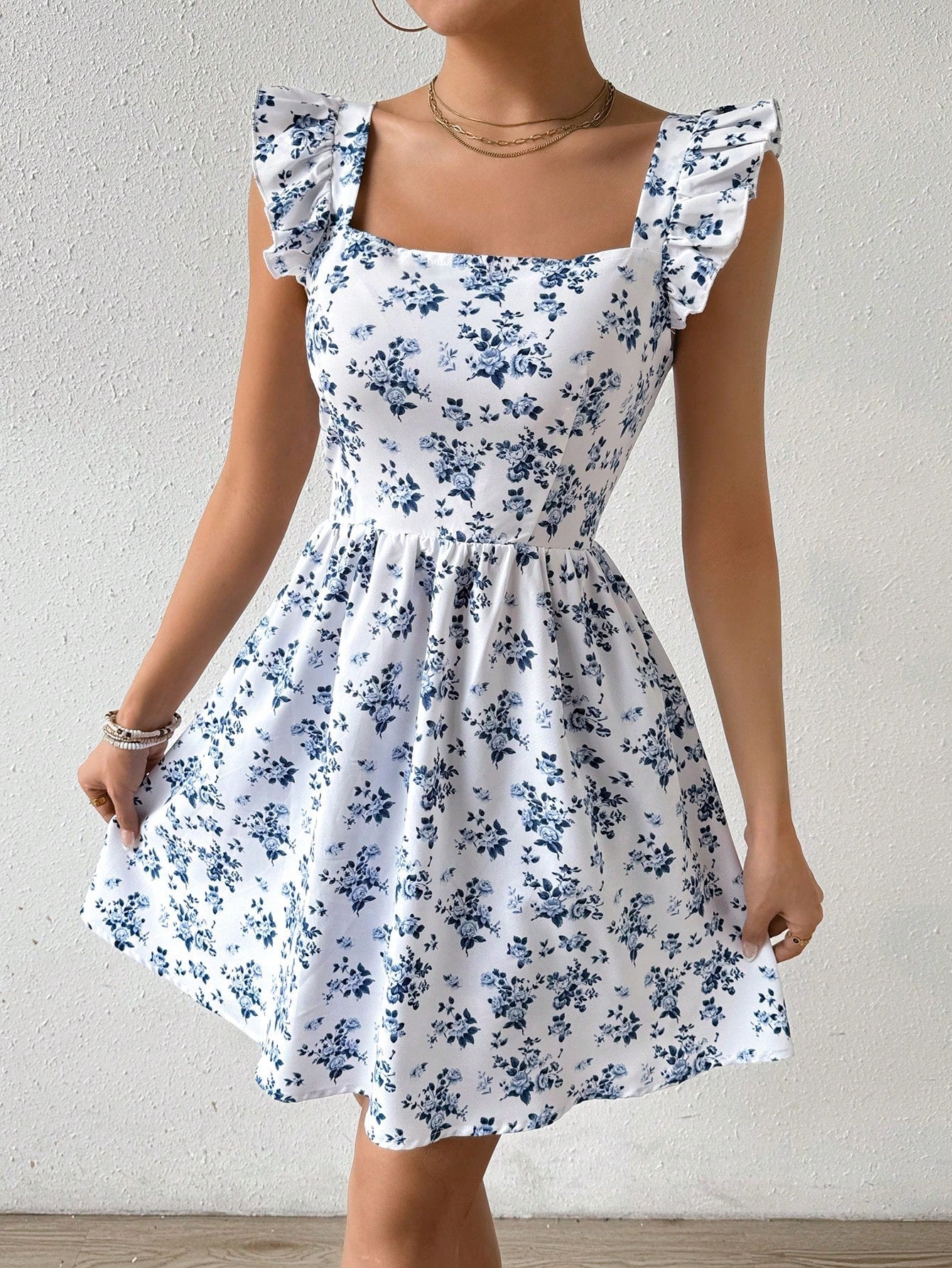 Vestido com Estampa Aleatória e Manga Curta para Férias