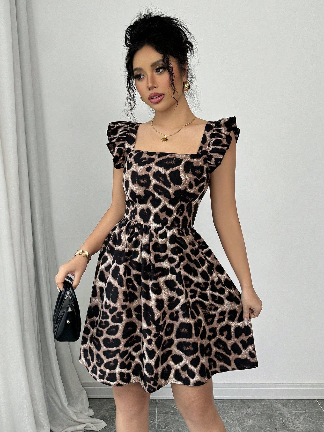 Vestido com Estampa Aleatória e Manga Curta para Férias